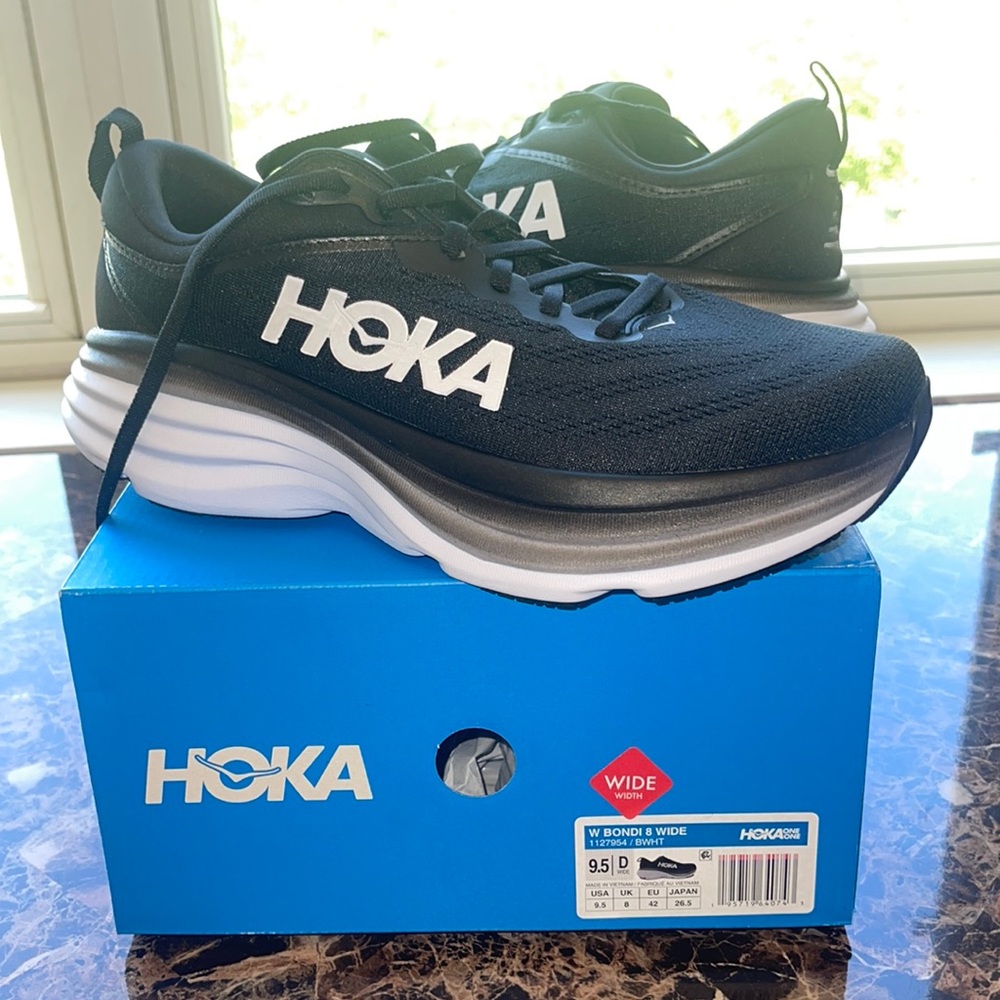 Hoka Bondi 8 Wide (like new) athletic shoes